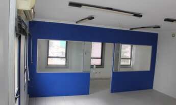 Imagem 3: Sala comercial de 60m², divisão de ambientes em drywall, andar alto e excelente localizaçã