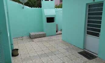 Imagem 2: Aluga-se casa de 2 quartos, de fundos, pertinho do centro!