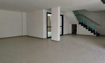 Imagem 6: Casa de condomínio para venda possui 400 metros quadrados com 4 quartos