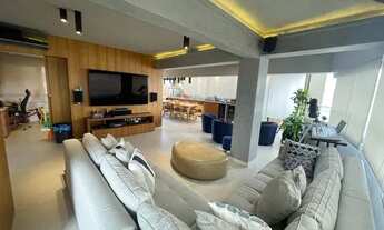 Imagem 3: Cobertura duplex para venda possui 318 metros quadrados com 4 quartos em Itaigara - Salvad