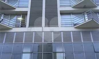 Imagem 2: Lindo Duplex, mobiliado, área nobre, andar alto, amplo Hall, janelas grandes, 2 terraços