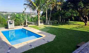 Imagem 2: Linda casa com 03 dormitórios, área gourmet com churrasqueira, piscina e 08 vagas para aut