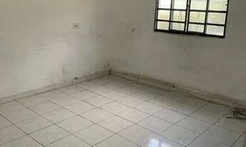 Imagem 2: Aluga se uma casa de 03 cômodos