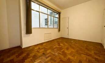 Imagem 4: 2 Quartos + Dep. de serviço + vaga/ 70 M2 na Rua Décio Villares, Bairro Peixoto- Copacab