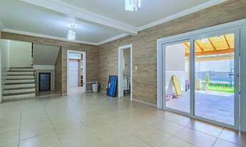 Imagem 4: Casa a venda com 3 dorms, 4 vagas e 220m2 no bairro Ipanema, na zona sul de Porto Alegre