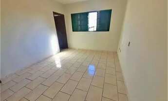 Imagem 3: Apartamento amplo situado na Floriano Peixoto, com acesso direto a região central da cidad