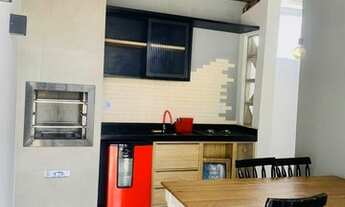 Imagem 3: Casa mobiliada com espaço gourmet em condomínio no Sim