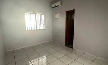 Imagem 2: Aluga-se Casa no Centenário com 2 quartos, piscina, sala e cozinha americana