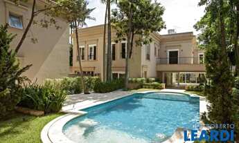 Imagem 2: CASA ASSOBRADADA - JARDIM EUROPA - SP