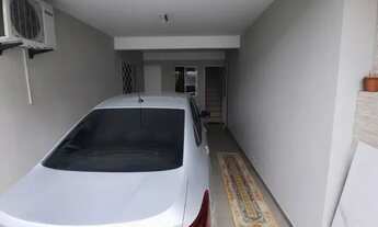 Imagem 3: Ótima casa com sala comercial, excelente para gerar uma renda extra