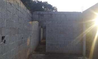 Imagem 4: Casa em fase de construção a venda