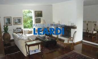 Imagem: CASA ASSOBRADADA - PANAMBY - SP