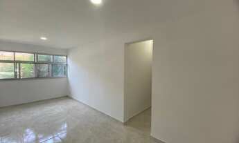 Imagem 3: OPORTUNIDADE!!! Apartamento térreo reformado, claro e arejado próximo ao Ilha Plaza