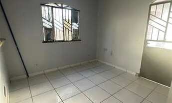 Imagem 6: Aluga-se Casa no Centenário com 2 quartos, piscina, sala e cozinha americana