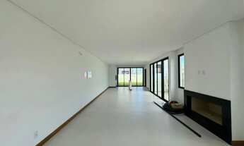 Imagem 4: Casa de alto padrão, 3 quartos com 164m a 500m da praia Lomba do Sabão no Campeche em Flor