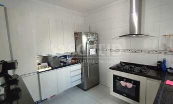 Imagem 6: Sobrado em condomínio fechado com 3 quartos sendo 1 suíte e 2 vagas