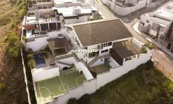 Imagem 2: Casa com 5 dormitórios no bairro Vale Verde em Varginha/MG