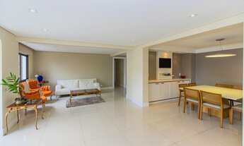 Imagem 4: Apartamento para venda possui 196 metros quadrados com 4 quartos em Moema - São Paulo - SP