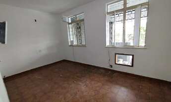 Imagem 5: Casa para venda possui 70 metros quadrados com 2 quartos em Bento Ribeiro - Rio de Janeiro