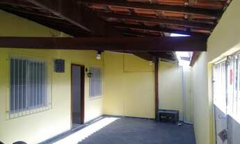 Imagem: Casa com 2 dormitórios por R$ 300.000 no