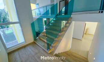 Imagem 4: Casa de condomínio para venda tem 412 metros quadrados com 5 quartos