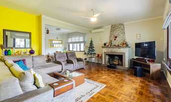 Imagem 2: Casa a venda com 3 dorms, 4 vagas e 227m2 no bairro Tristeza, na zona sul de Porto Alegre