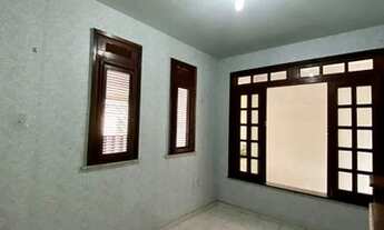 Imagem 5: Casa com 250m2 05 quartos no <br>Cohatrac