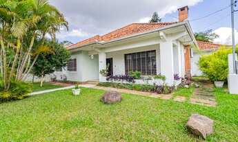 Imagem: Casa a venda com 3 dorms, 4 vagas e 227m2