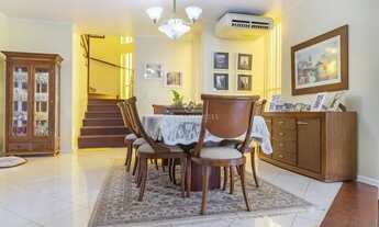 Imagem 6: Casa a venda com 3 quartos, 4 vagas e 285m2 no bairro Ipanema, na zona sul de Porto Alegre