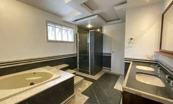 Imagem 3: Casa de Alto Padrão no Condomínio Santa Helena, Barra da Tijuca para venda