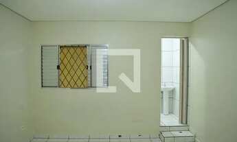 Imagem 2: Casa para Aluguel - Parque Alexandre, 1 Quarto, 38 m2