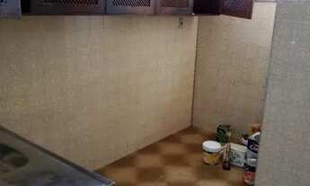 Imagem 7: Ed Victor IV na 16 de Novembro, ap de 2Q em prédio de escada