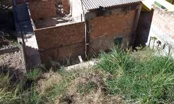 Imagem 2: Lote com casa Casa com 4 dormitórios