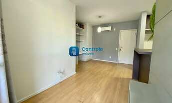 Imagem 7: MF/Excelente Apartamento, 02 dormitórios, Sacada com Churrasqueira e Condomínio com Piscin