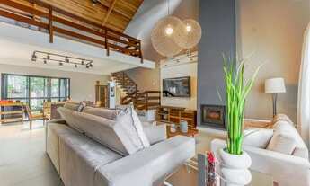 Imagem 5: Casa em condomínio Mobiliada e Decorada, 04 Dormitórios, 04 Vagas, Santa Felicidade