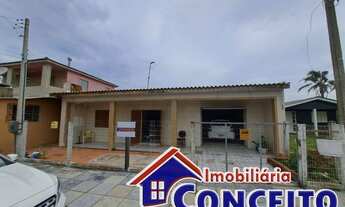 Imagem: C881 - Residência com 3 dormitórios localizada