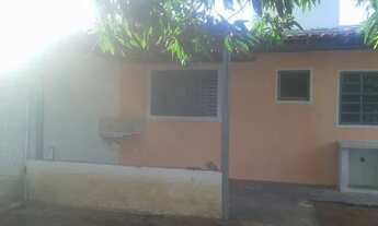 Imagem 4: Casa em Piratininga-SP. 1 quarto, 1 banheiro, 1 sala, 1 cozinha e garagem para 3 carros