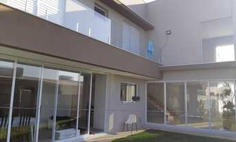 Imagem 2: Casa de condomínio para venda tem 280 metros quadrados com 3 quartos