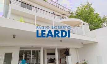 Imagem: CASA ASSOBRADADA - PACAEMBÚ - SP