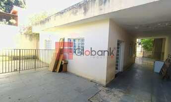 Imagem 6: Casa em Montes Claros, no bairro Cândida Câmara, à venda