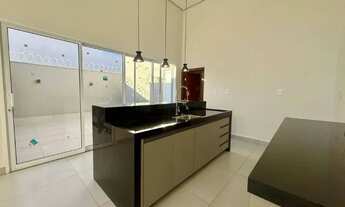 Imagem: Linda casa com 03 quartos em Araucária