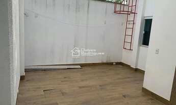 Imagem 6: Casa Duplex de Alto Padrão - Conforto e Segurança para Sua Família