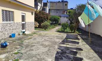 Imagem 2: 2 Casas grandes Belo terreno 10m x 50m 4 Quartos, Suíte, Quintal e 20 Vagas Próx Hospital