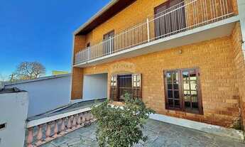 Imagem: Sobrado à Venda com 03 dormitórios e 01