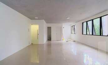 Imagem 2: Predio com conceito diferenciado, integrado à um prédio residencial e lojas no Térreo