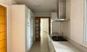 Imagem 2: Apartamento com 3 suítes, 3 vagas, cozinha planejada e lazer completo na Av. XV de Novembr