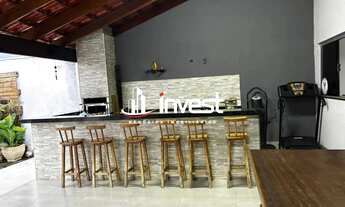 Imagem 2: Casa à venda no Jardim Espanha com 2 quartos, área gourmet com churrasqueira e piscina aqu