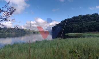 Imagem: Chácara em Araucária com nascente, represa