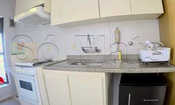 Imagem 3: Flat nos Jardins, prox a Av. Rebouças, Paulista, rodeado por um vasto comércio em seu ento