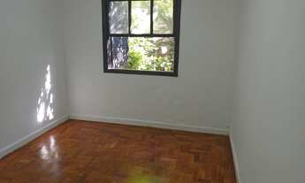 Imagem 7: Casa com 02 dormitórios, excelente estado e ótima localização em uma das melhores ruas de